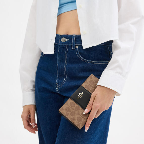 Slim Zip Wallet In Signature Canvas With Stripe - Picture 3 of 3